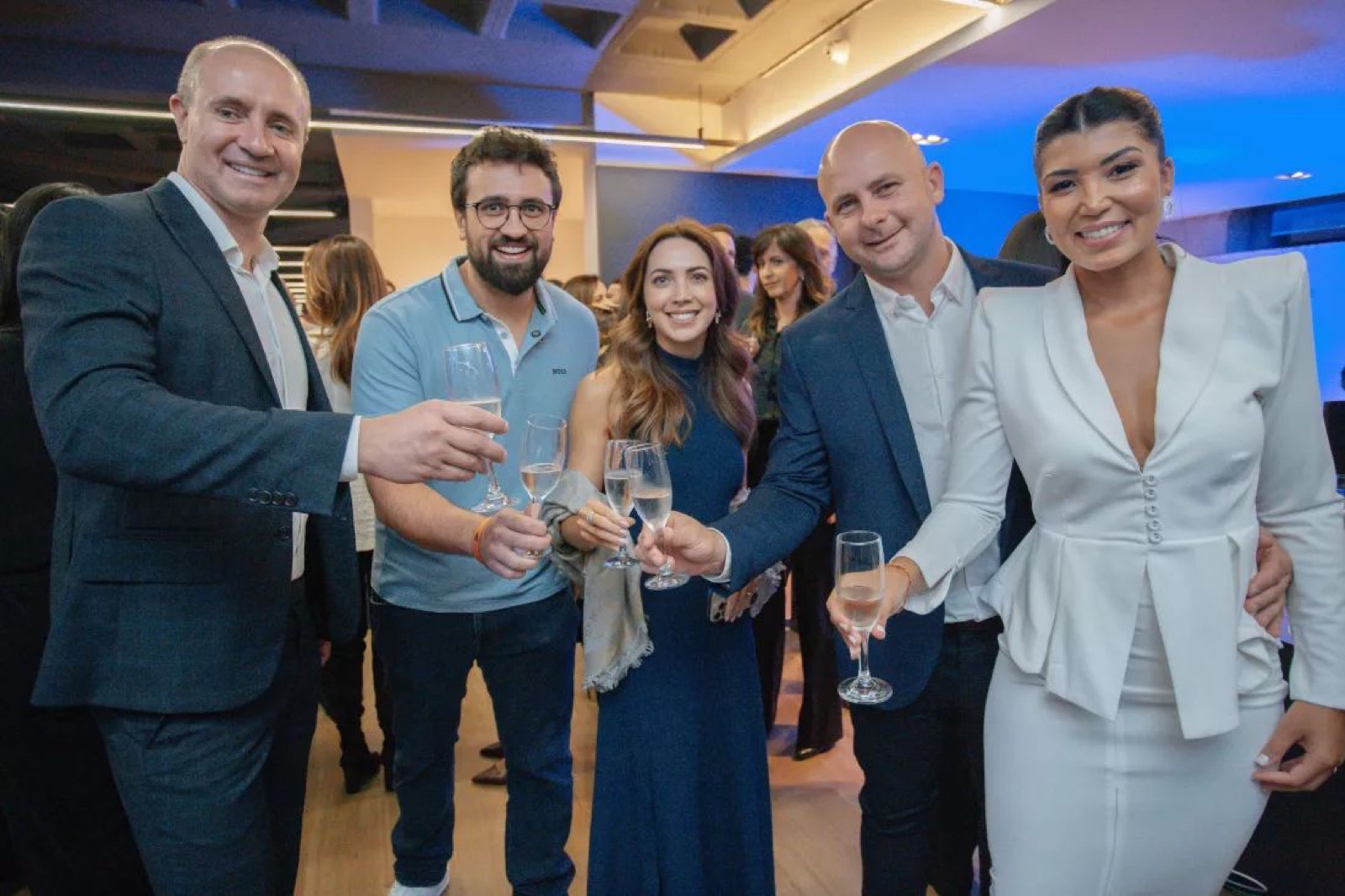 Vértice abre o comércio do térreo com a academia Wave